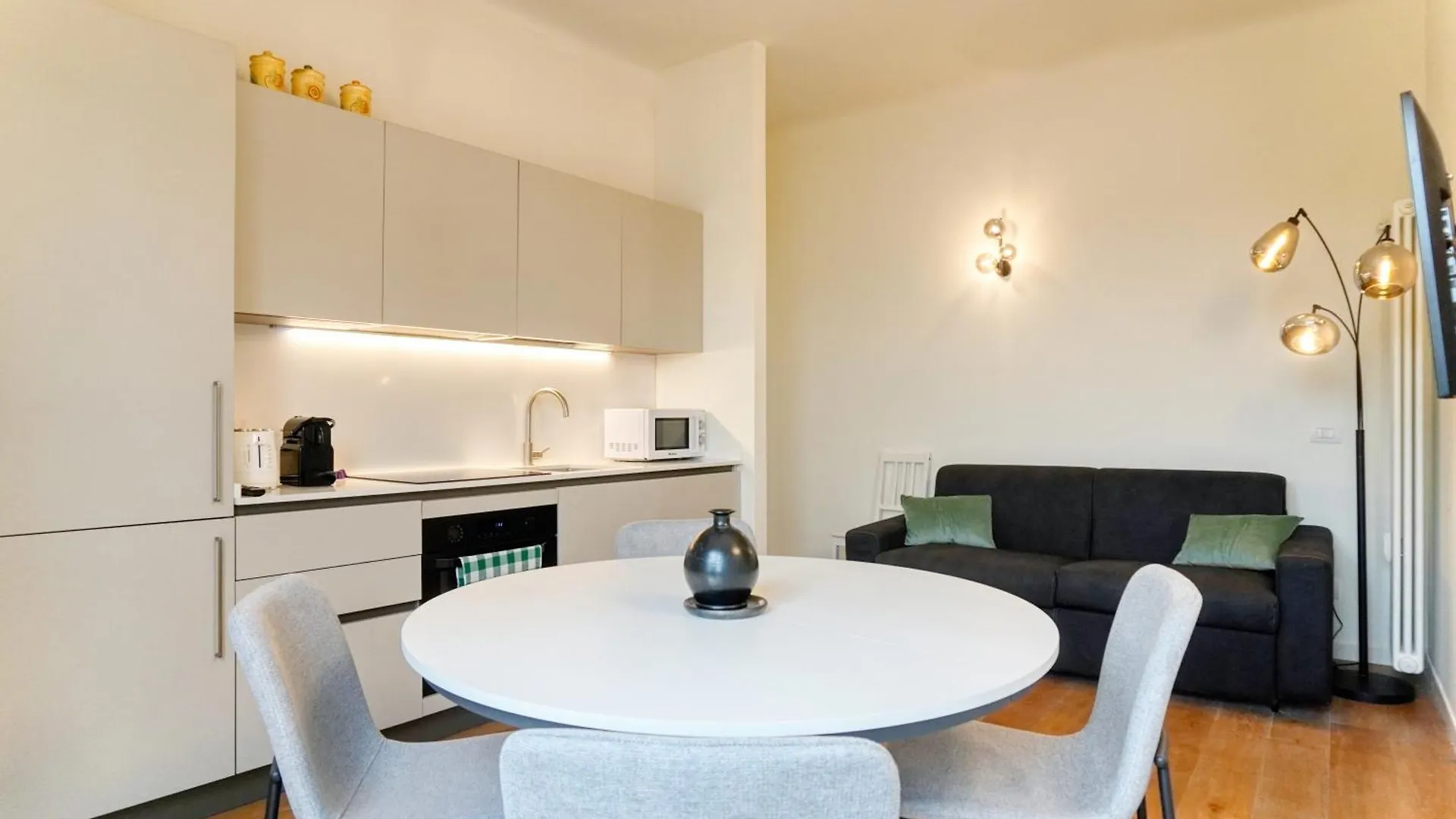 Piranesi Boutique Apartments - Modern Design 5 Mins From Linate Airport ミラノ 0*,  イタリア